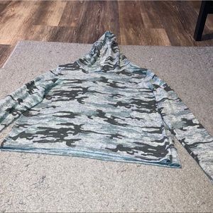 Long sleeve camo with hood